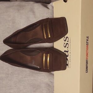 Bass Shoes. Brown Suede. Size 8.